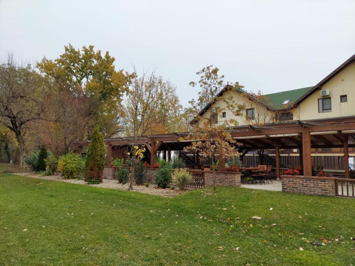 Pensiunea Lunca Arad Exterior foto