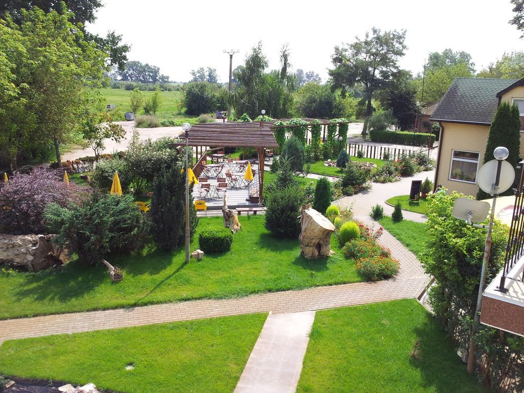 Pensiunea Lunca Arad Exterior foto